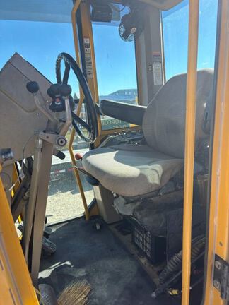 1999 John Deere 772CH