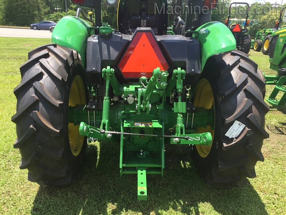 2021 John Deere 5045E Image 3