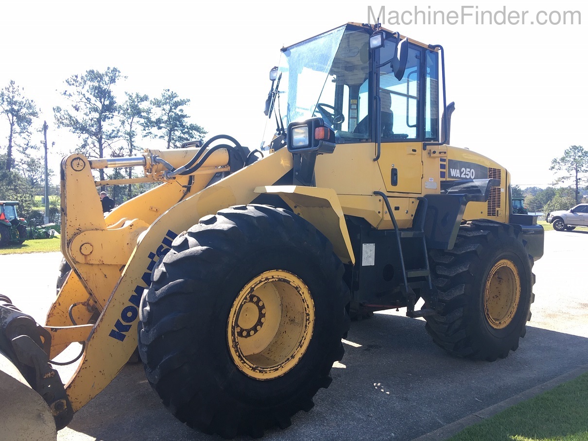 2011 Komatsu WA250-6 Image 4