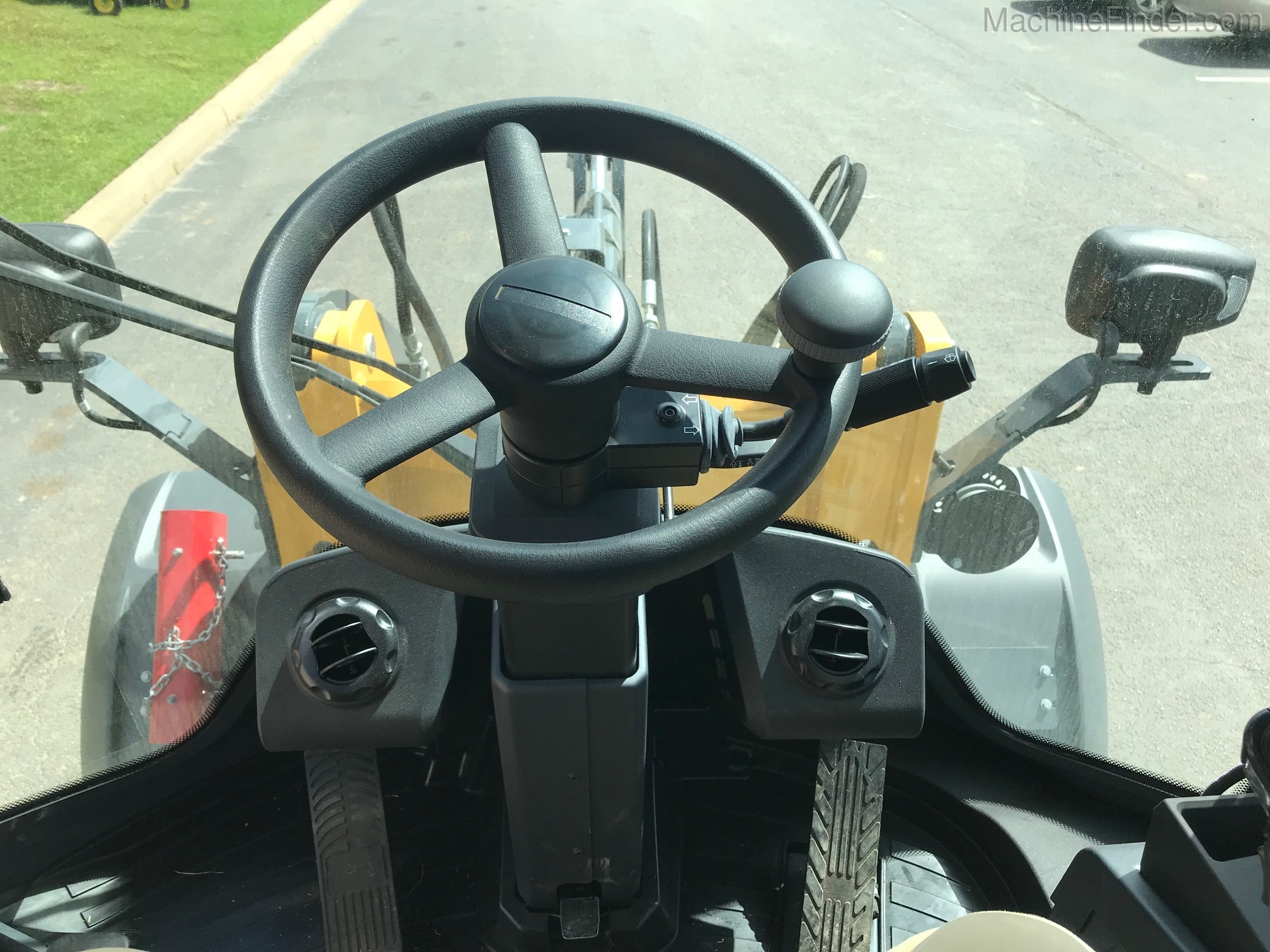 2021 John Deere 244L Image 12