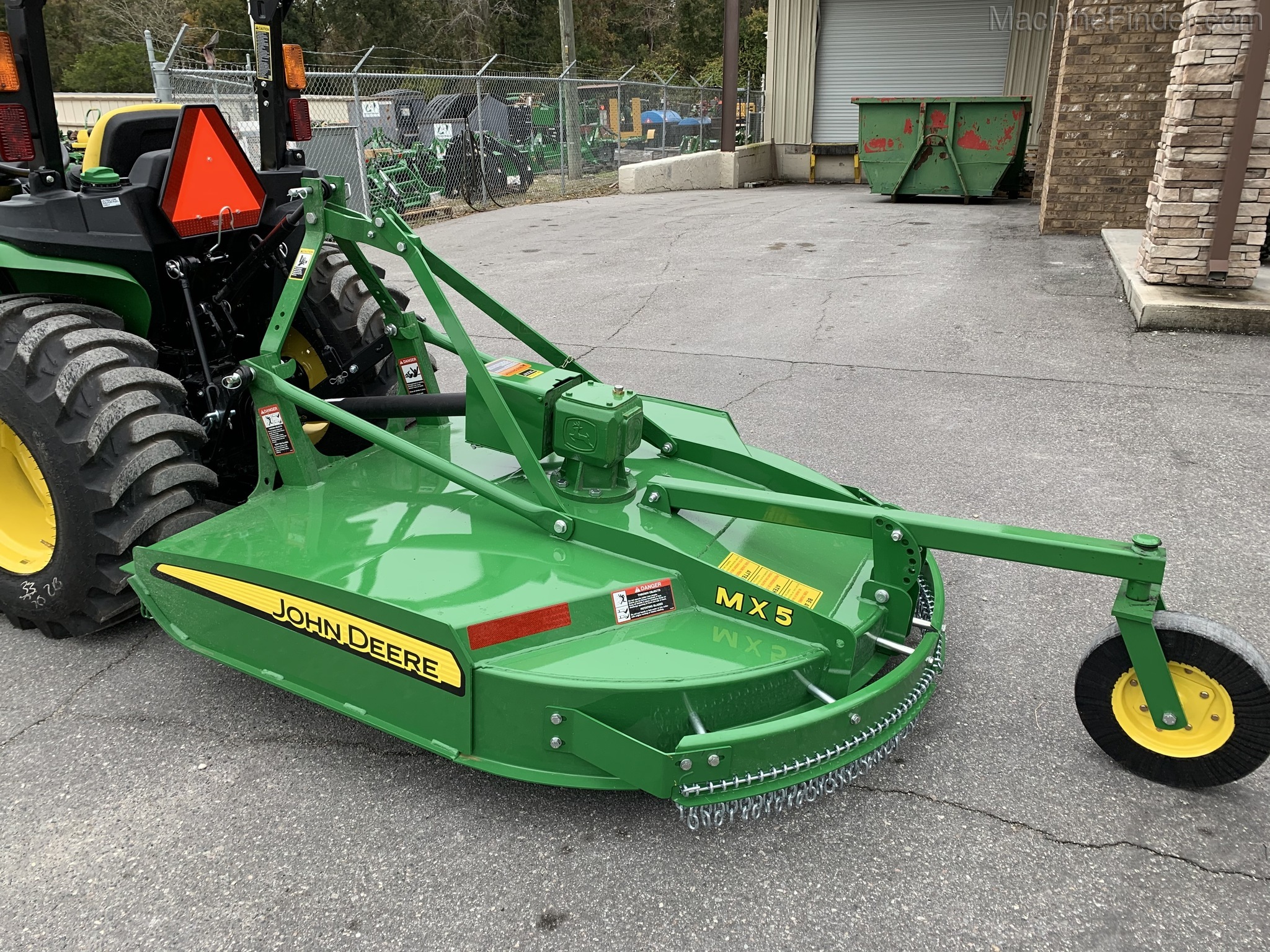 2020 John Deere 3038E Image 4