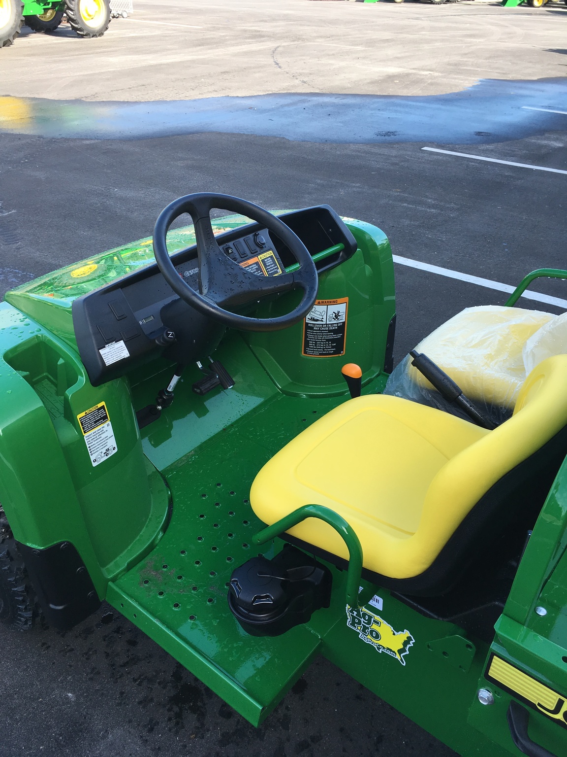 2023 John Deere TS Image 3