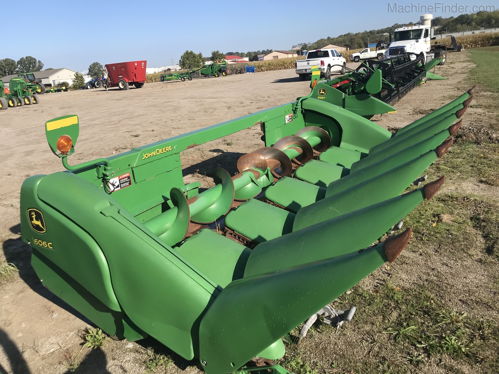 2009 John Deere 606C Image 1