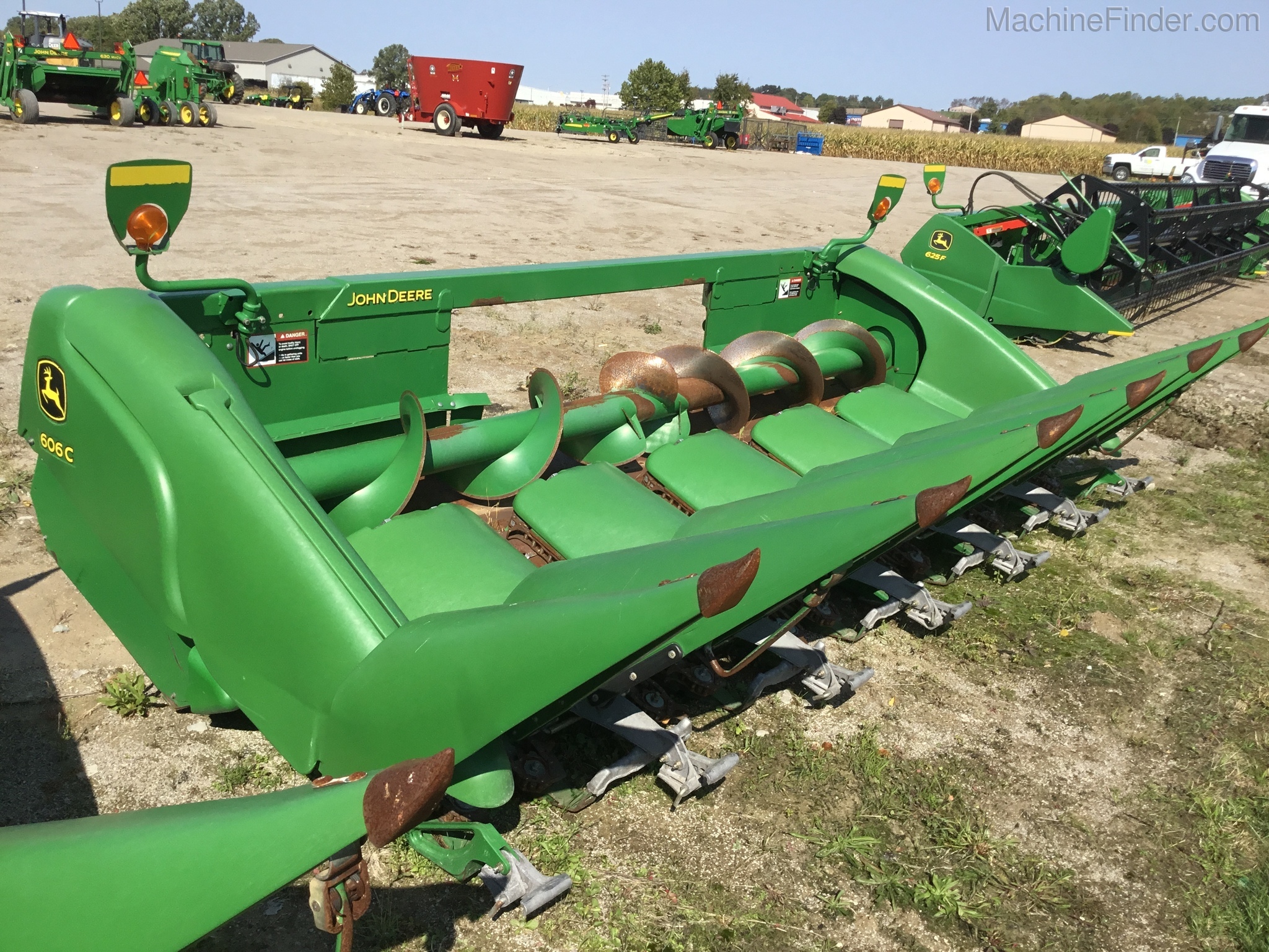 2009 John Deere 606C Image 2