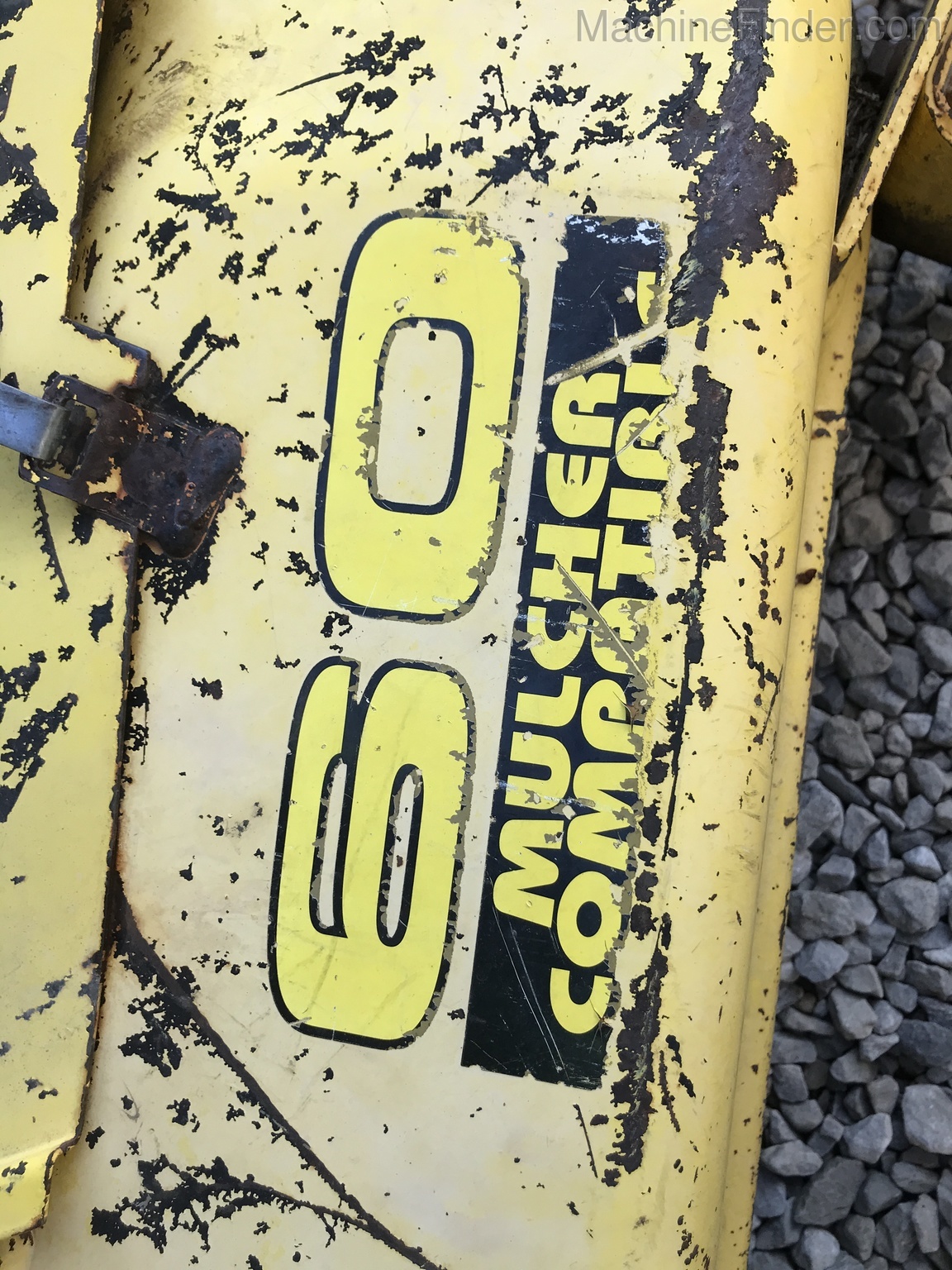 1999 John Deere 4100 Image 9