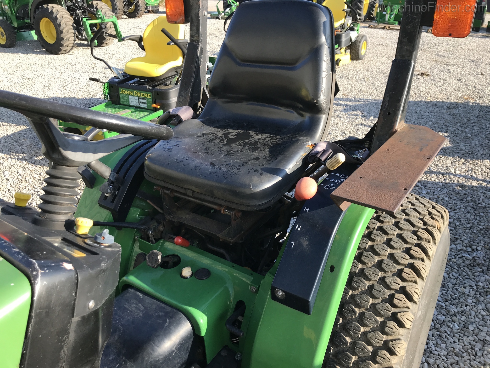 1999 John Deere 4100 Image 7