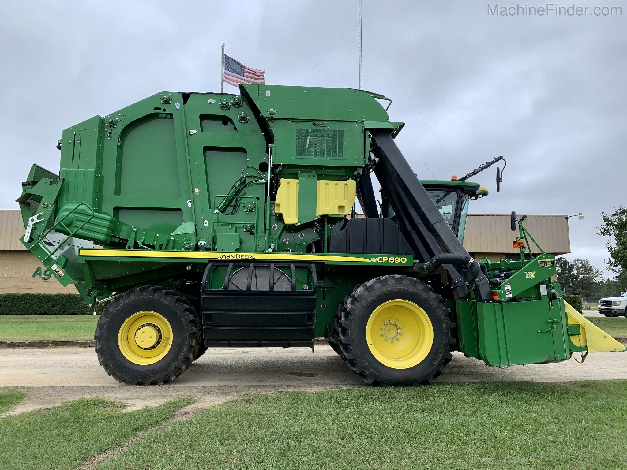 2019 John Deere CP690 Image 6