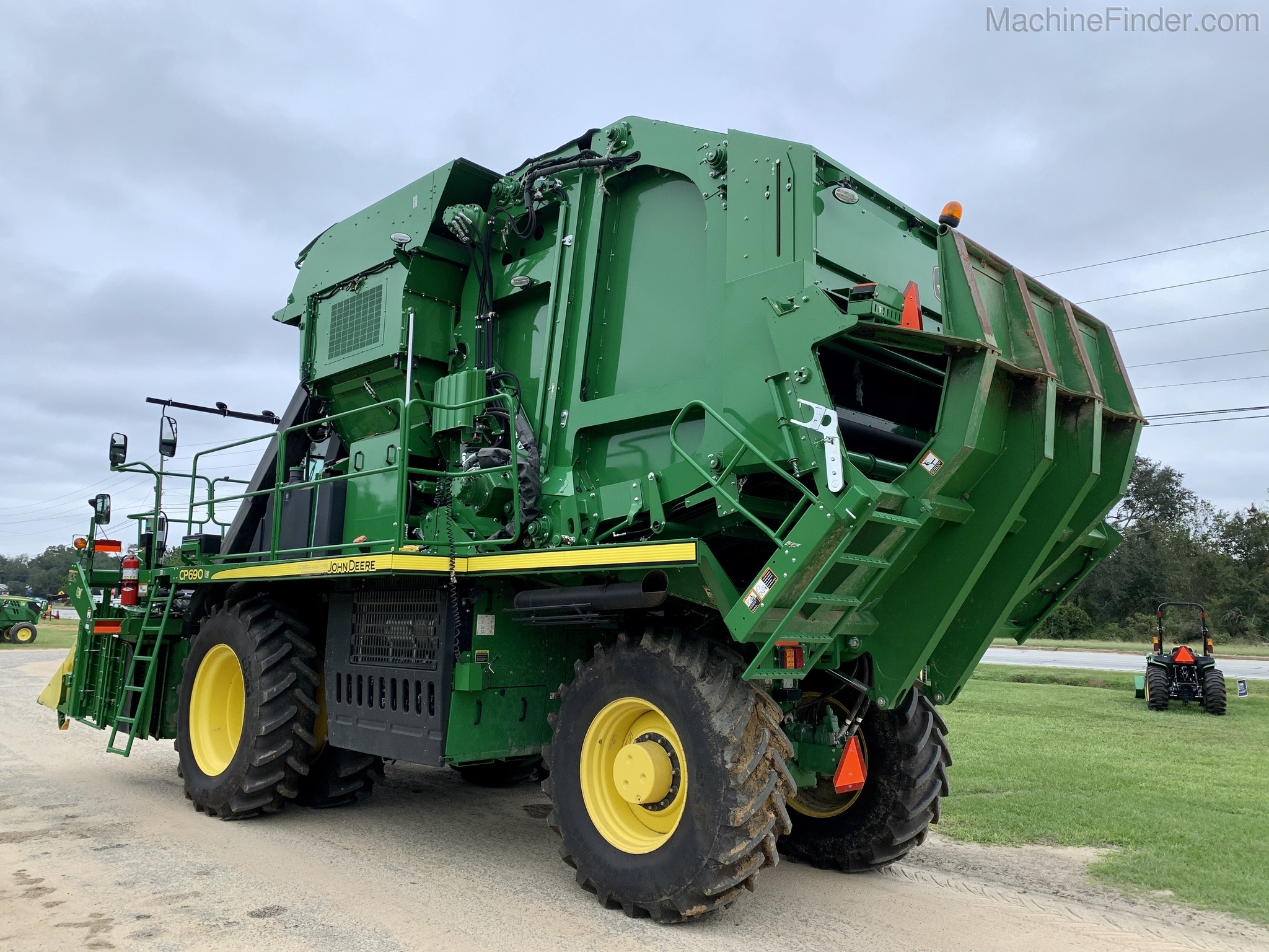 2019 John Deere CP690 Image 3