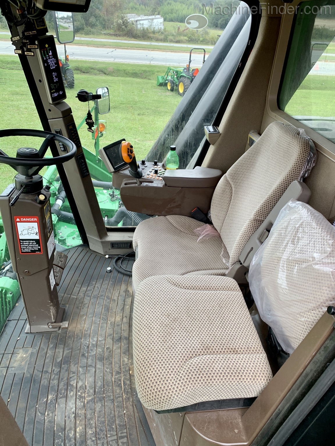 2019 John Deere CP690 Image 9