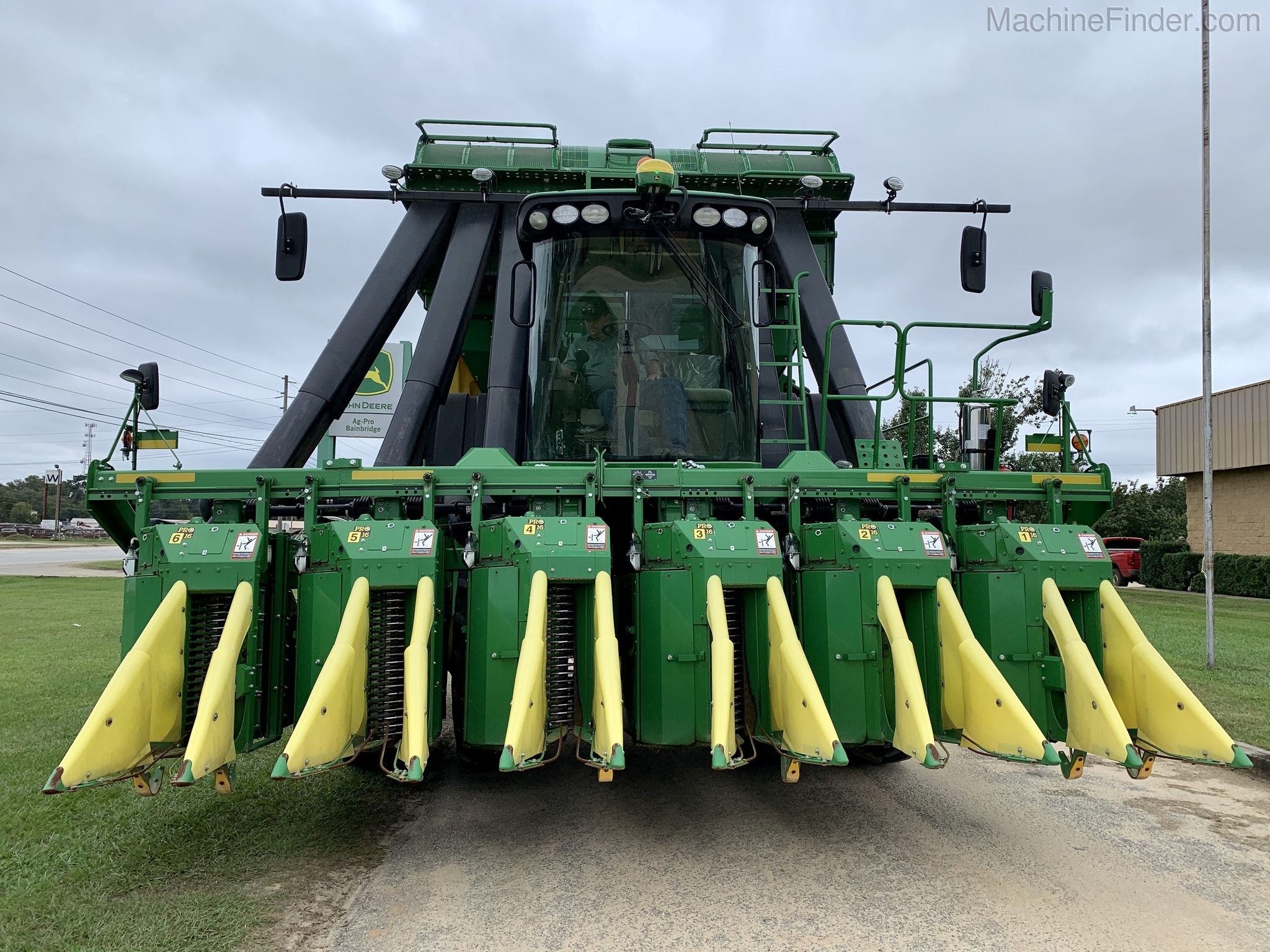 2019 John Deere CP690 Image 7