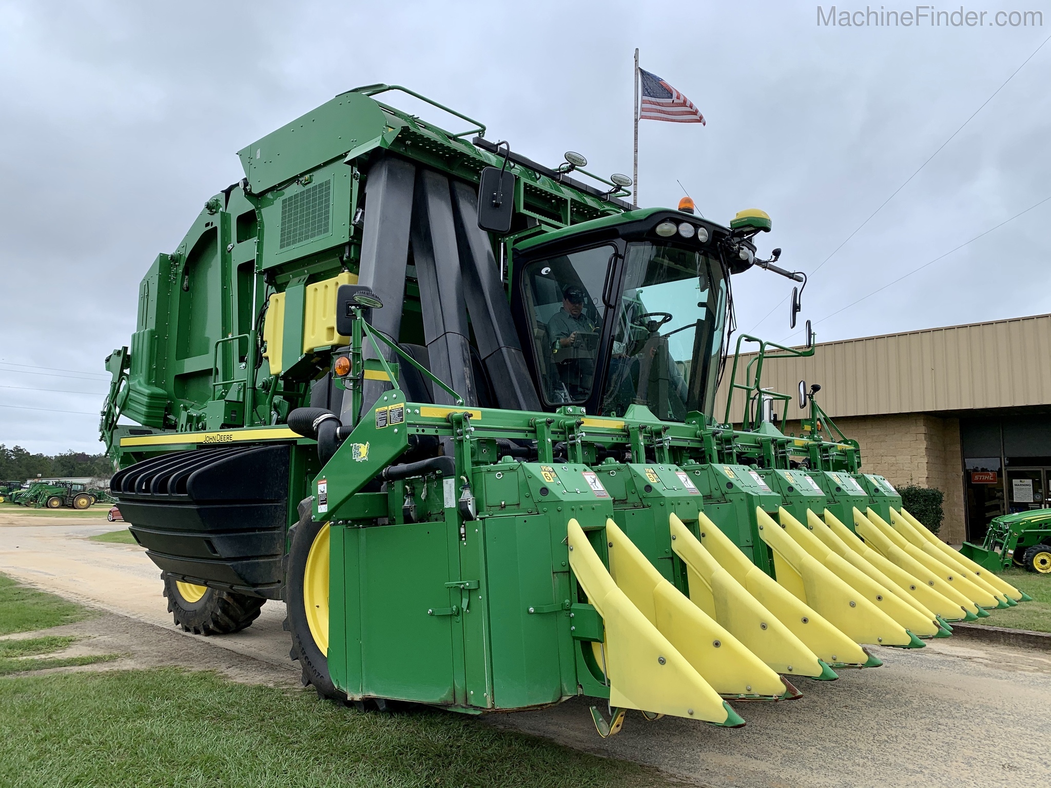 2019 John Deere CP690 Image 8