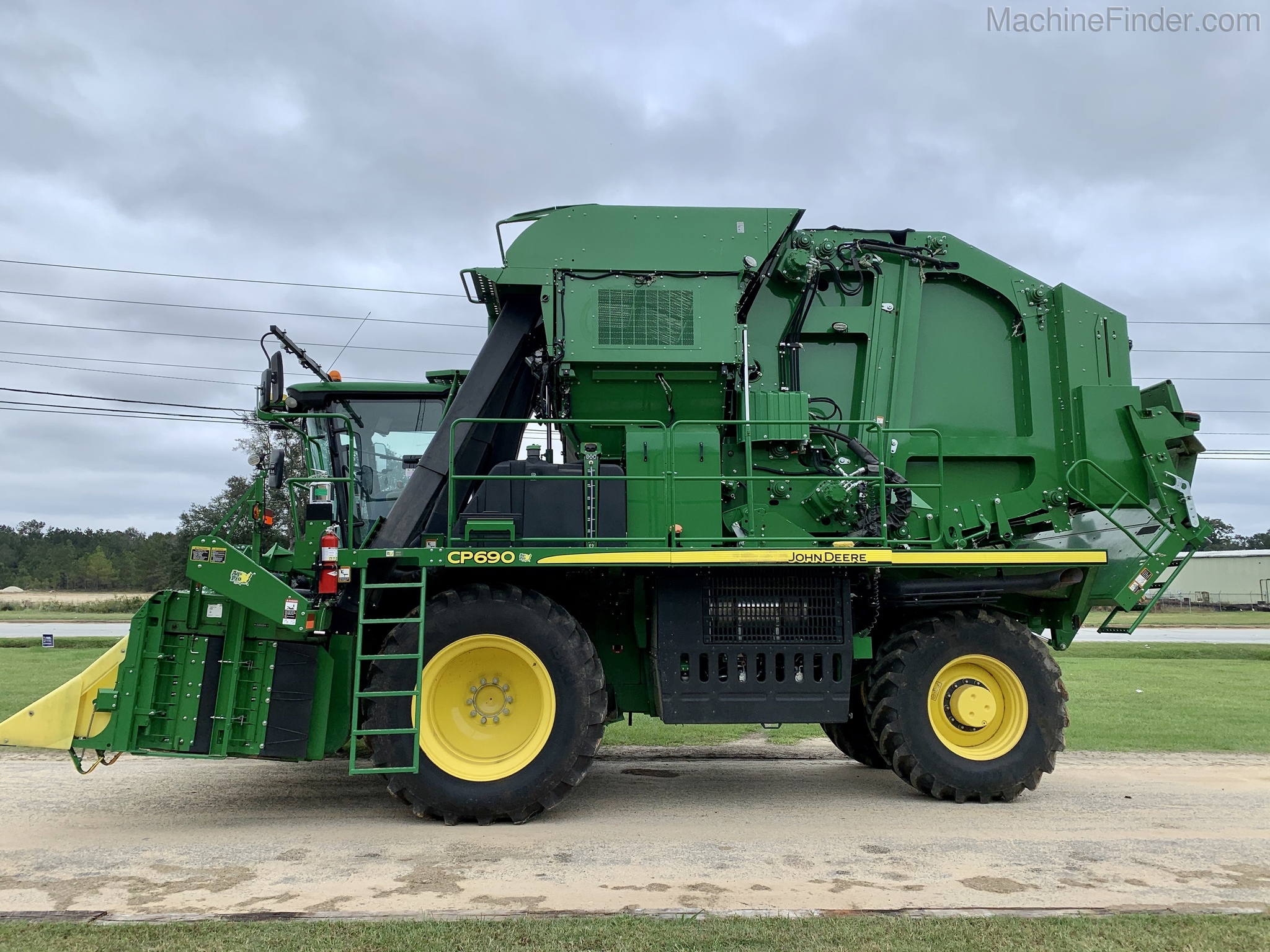 2019 John Deere CP690 Image 2