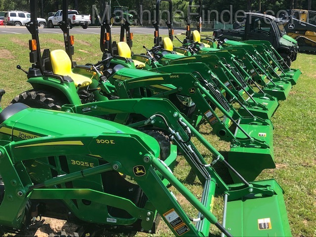 2020 John Deere 3025E Image 3