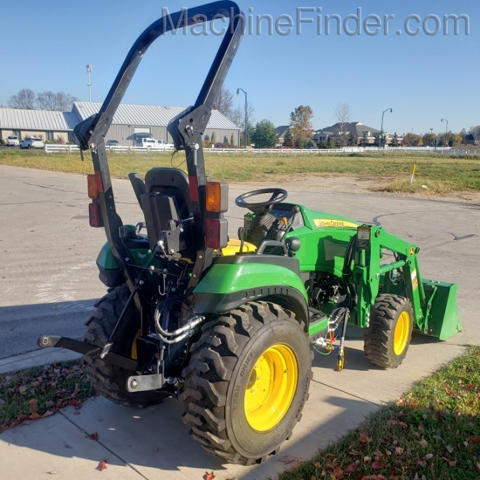 2018 John Deere 2025R Image 6