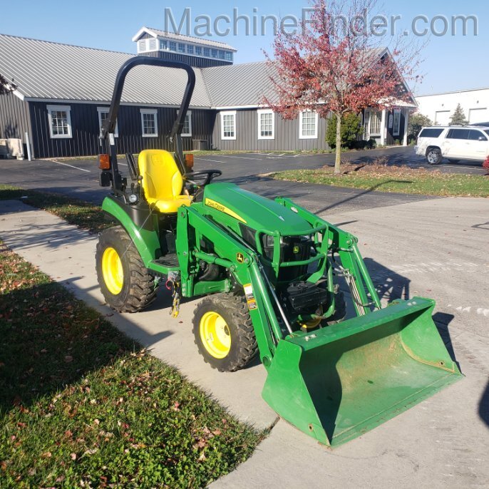 2018 John Deere 2025R Image 8