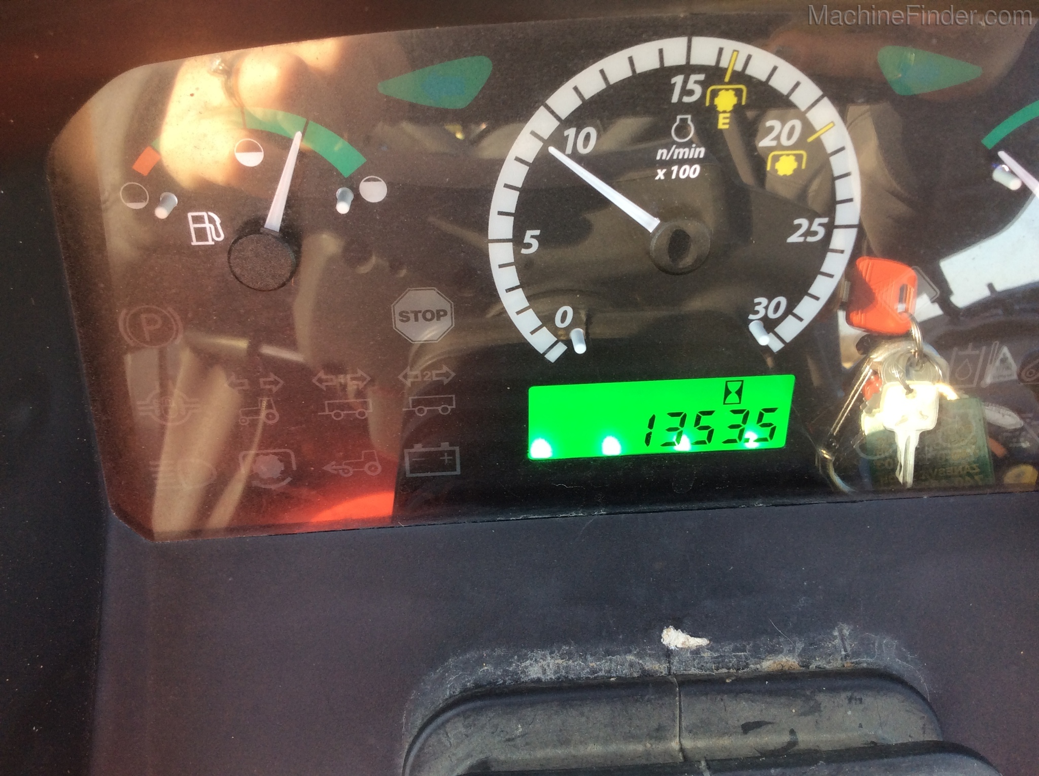 2017 John Deere 5075M Image 9