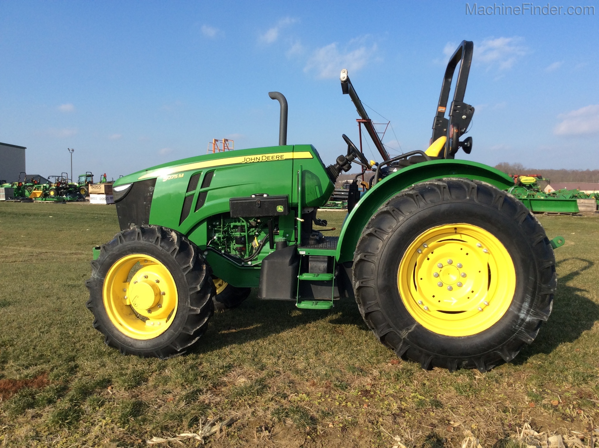 2017 John Deere 5075M Image 1