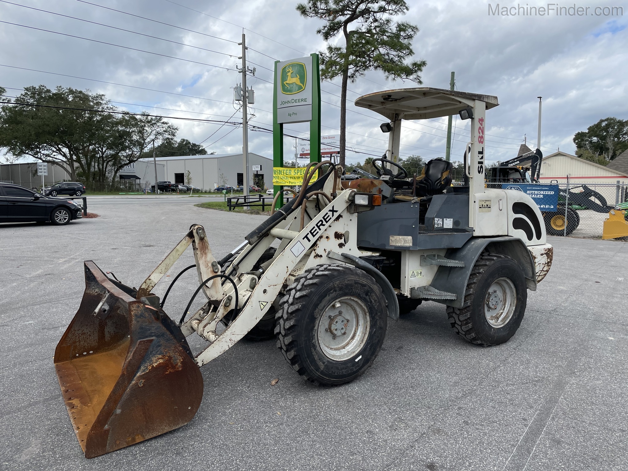 2006 Terex SKL824 Image 1