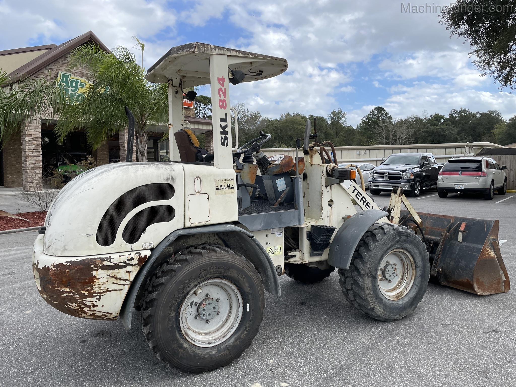 2006 Terex SKL824 Image 4