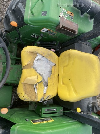 2012 John Deere 5075E Image 8