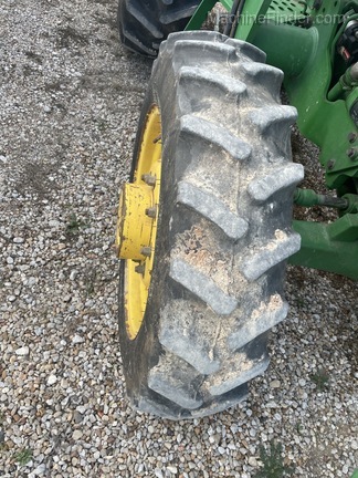 2012 John Deere 5075E Image 4