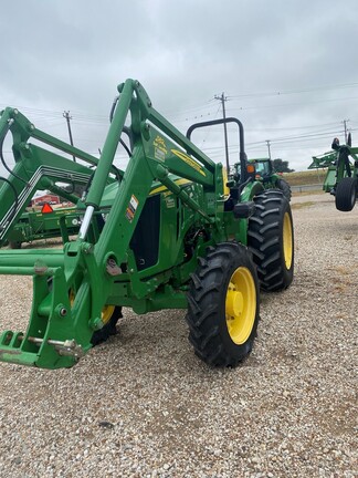 2013 John Deere 5085E Image 1