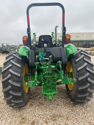 2013 John Deere 5085E Image 5