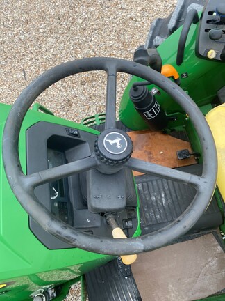 2013 John Deere 5085E Image 10