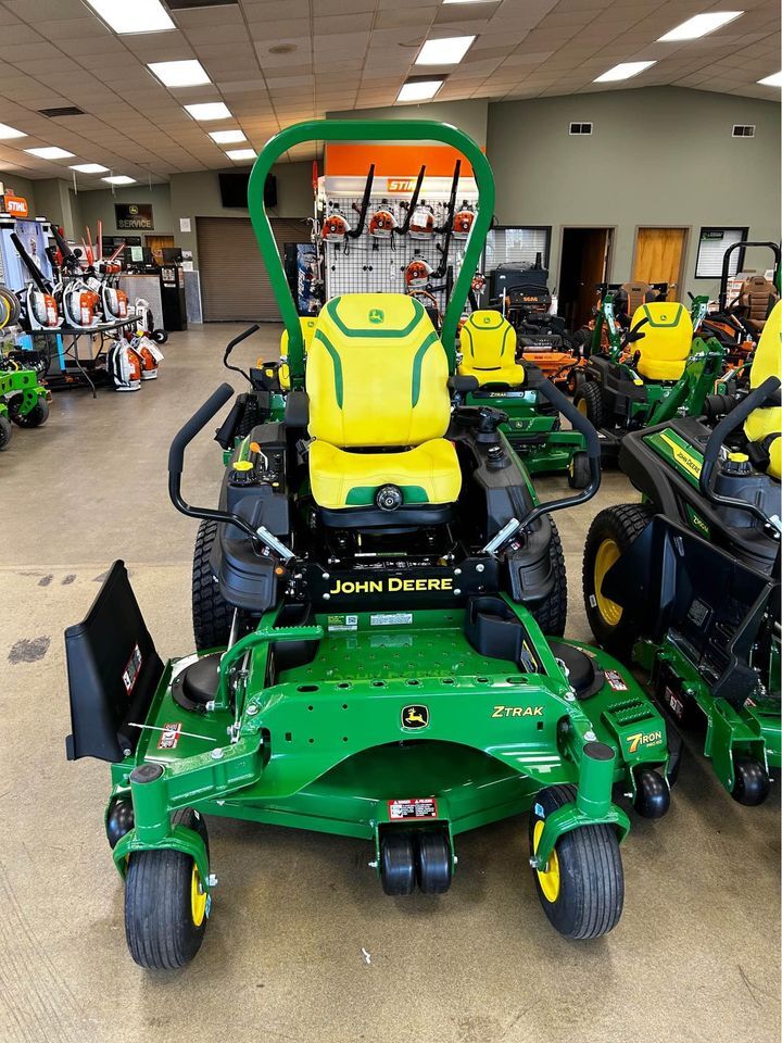 2025 John Deere Z930M Image 3
