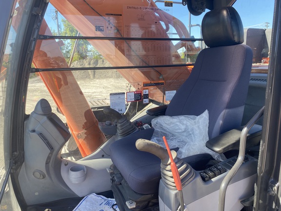 2017 Hitachi ZX470