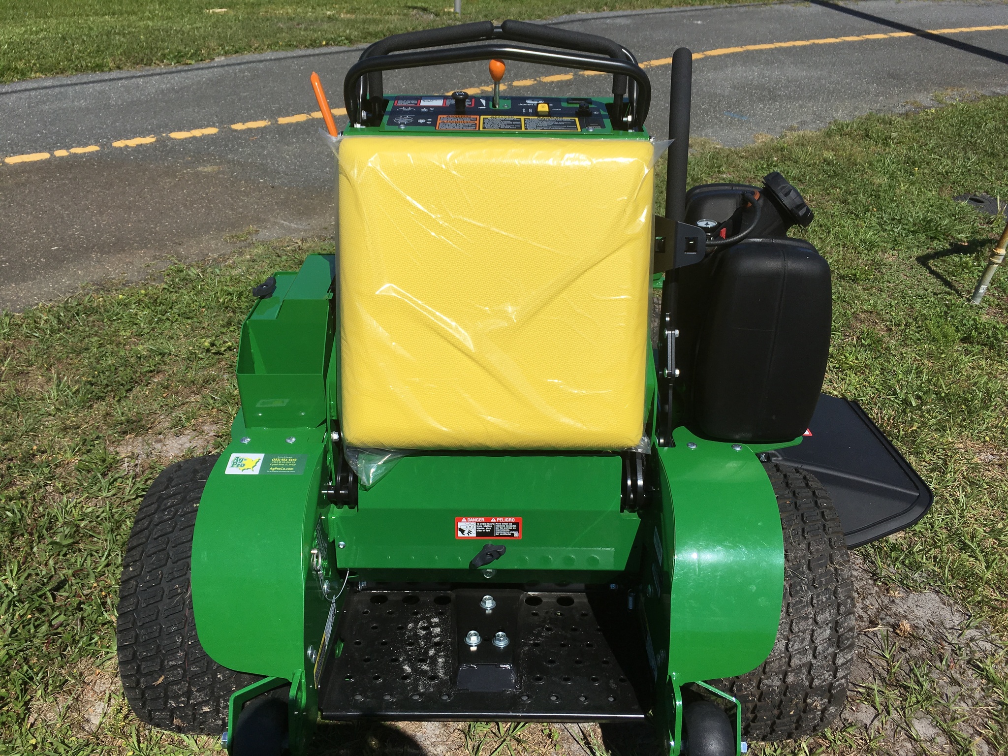 2023 John Deere 648R Image 3