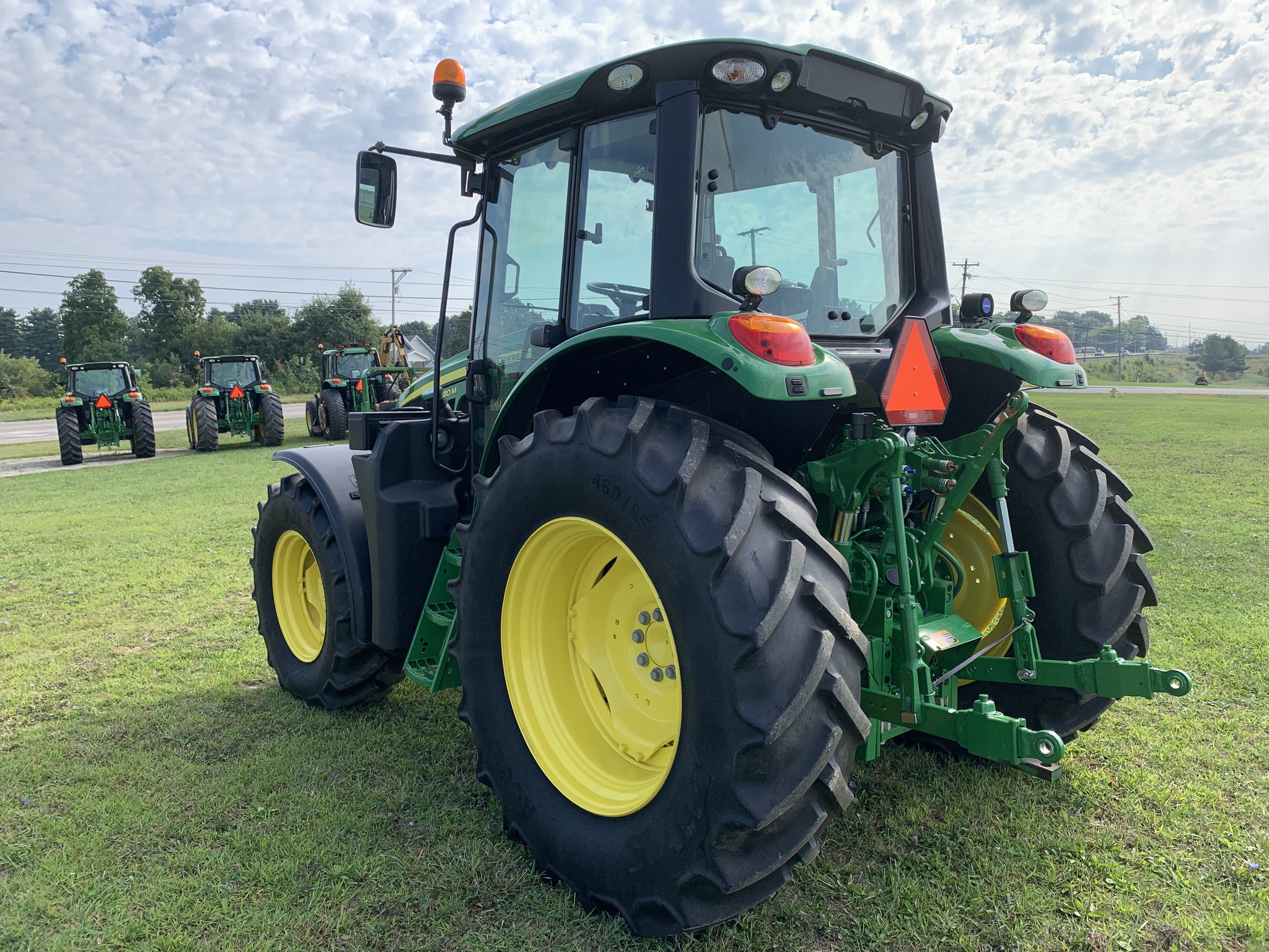 2021 John Deere 6110M Image 5
