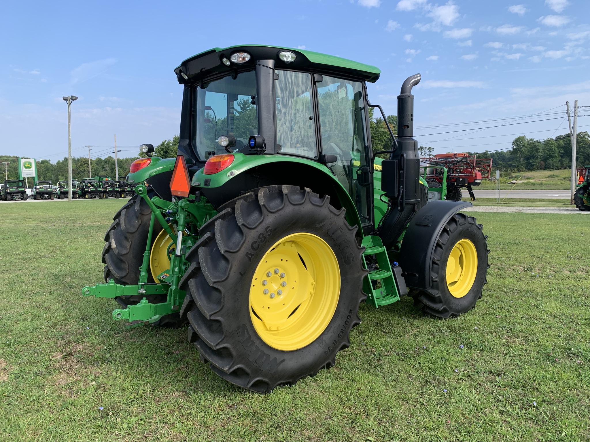 2021 John Deere 6110M Image 7