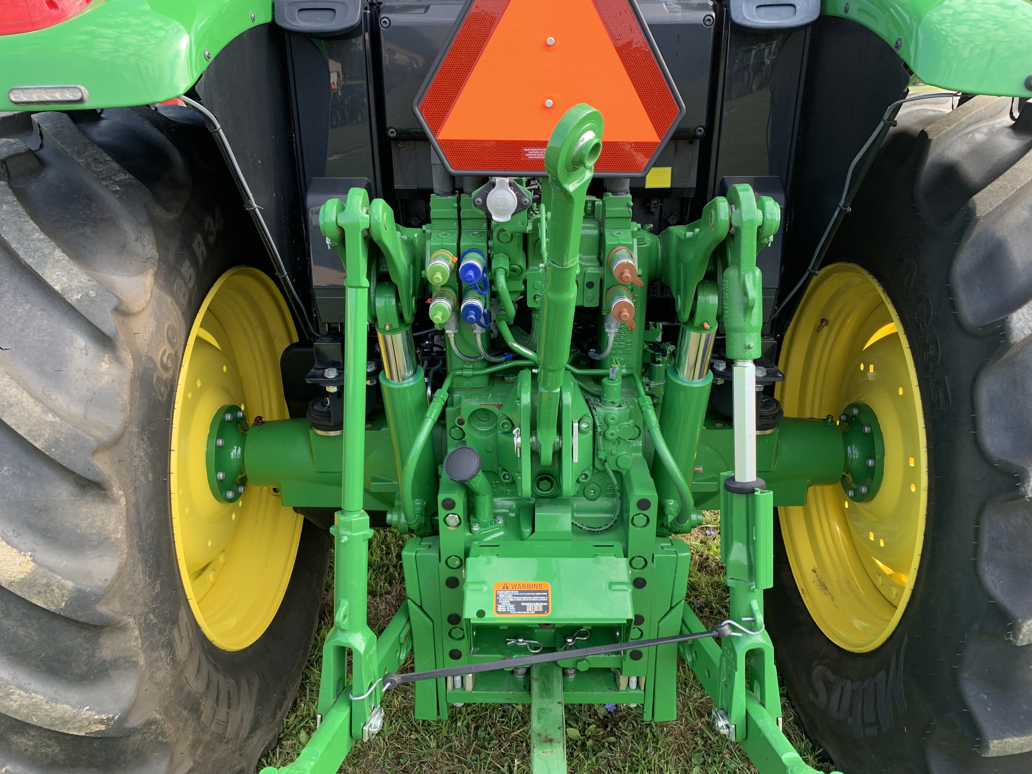 2021 John Deere 6110M Image 9