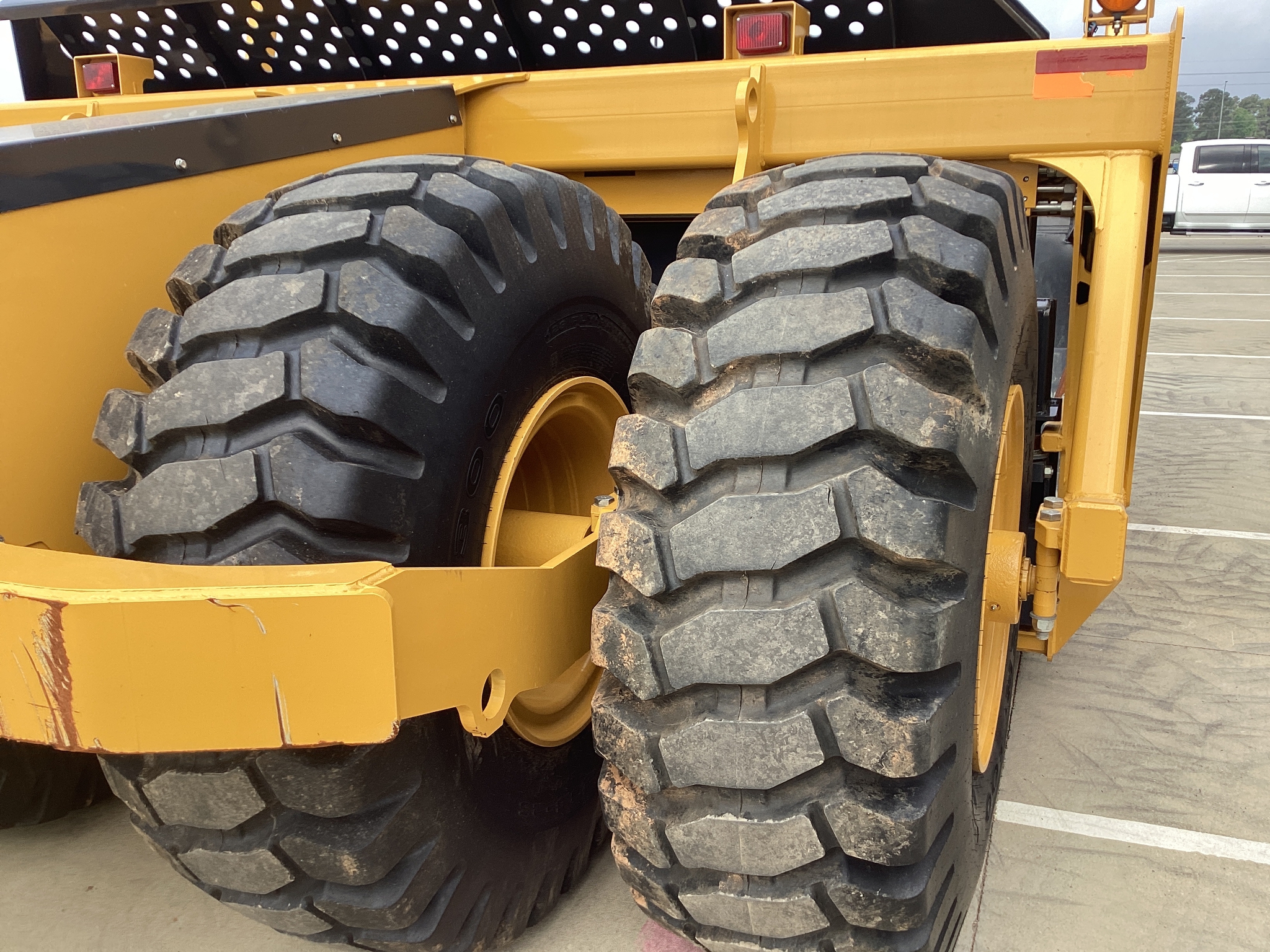 2023 John Deere 2412D E Image 15
