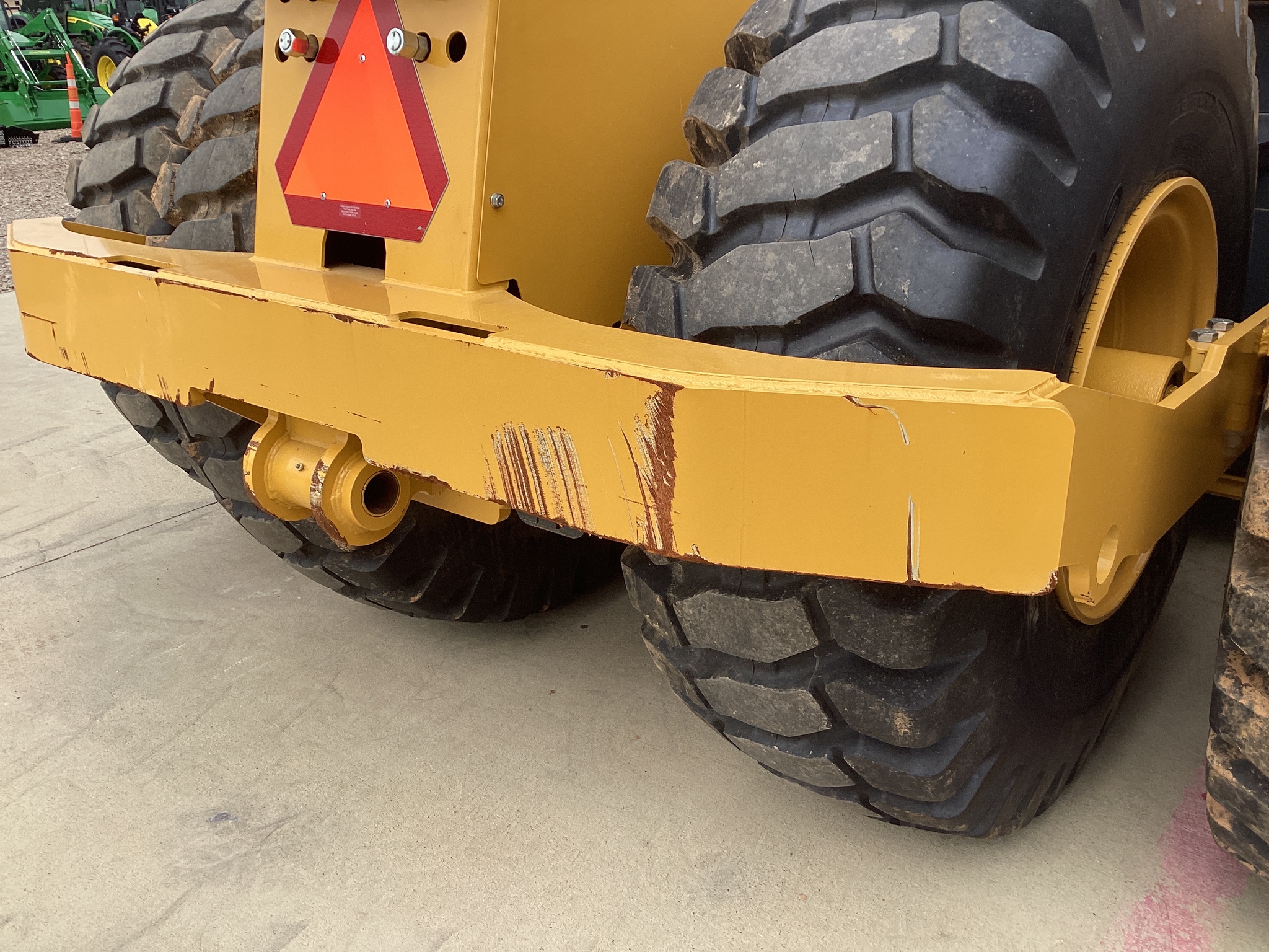 2023 John Deere 2412D E Image 14