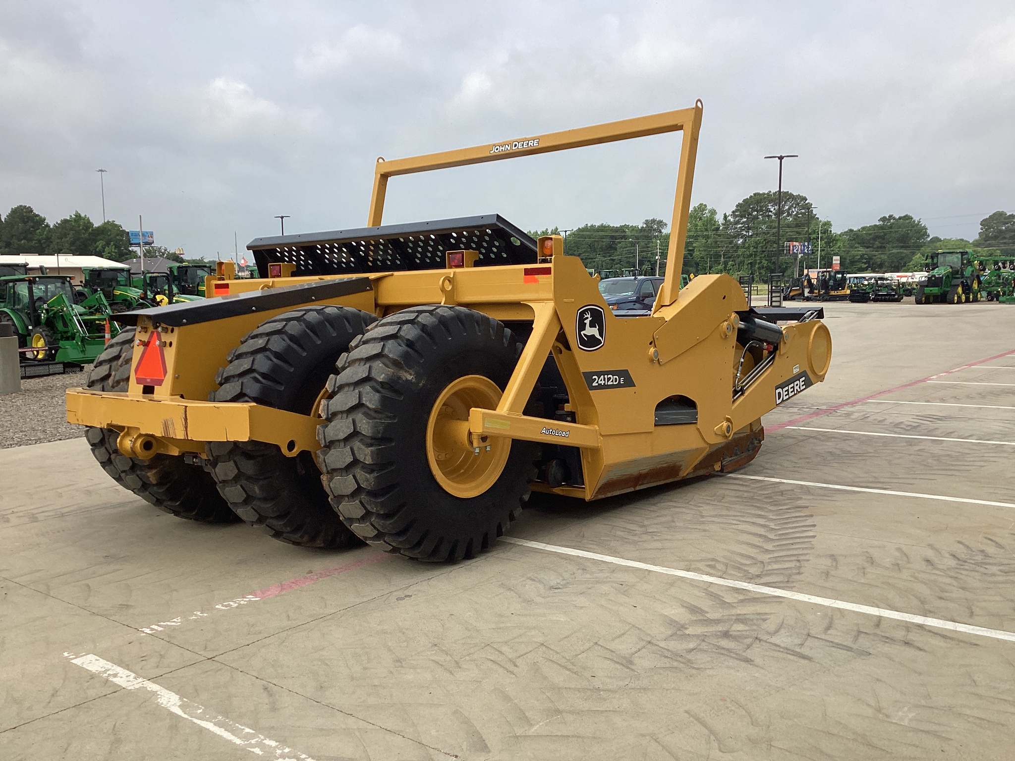 2023 John Deere 2412D E Image 6