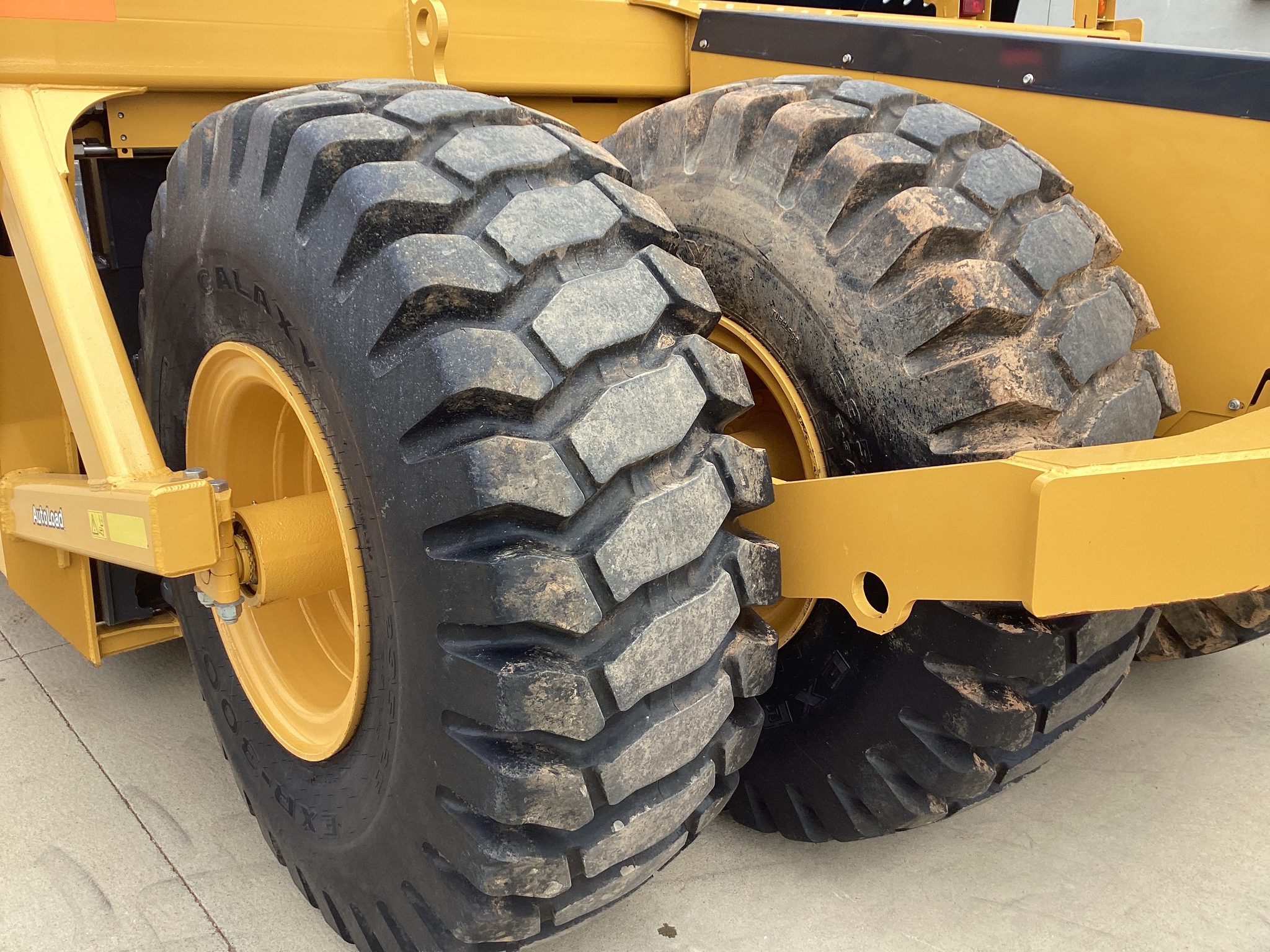 2023 John Deere 2412D E Image 11