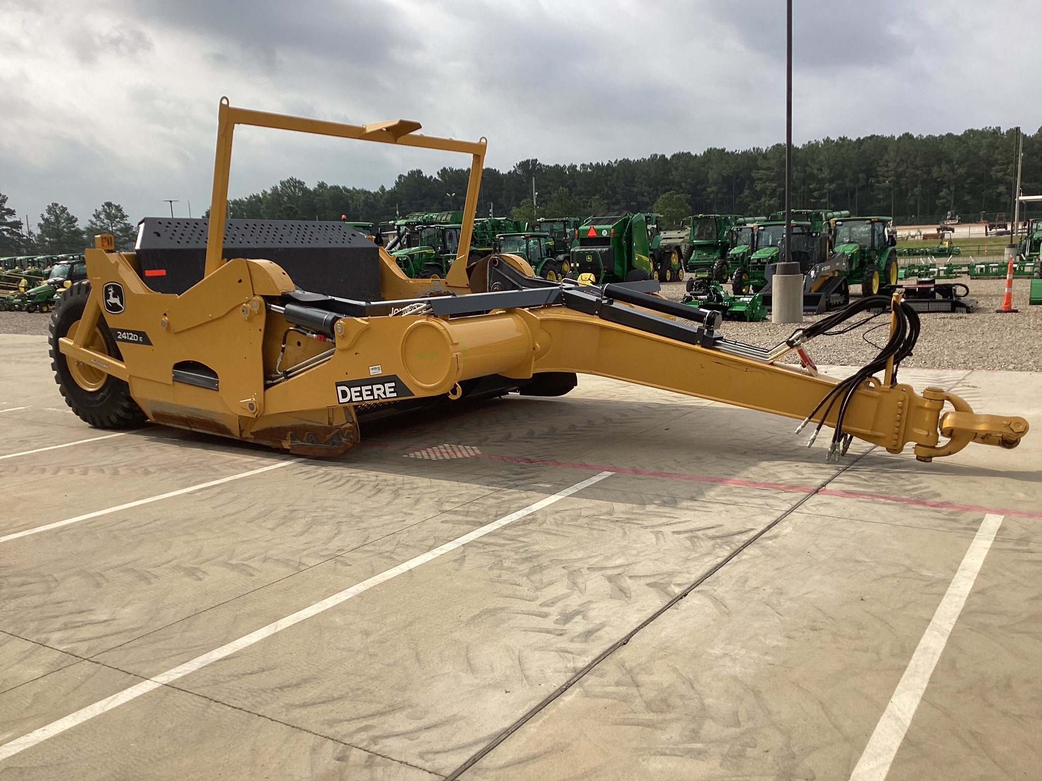 2023 John Deere 2412D E Image 5