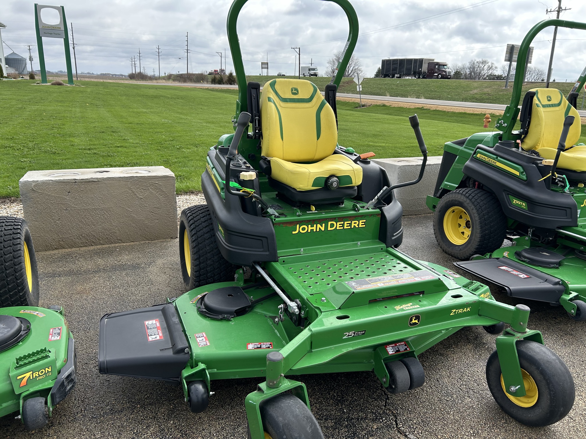  2022 John Deere Z997R at Heritage Tractor in Dixon, IL