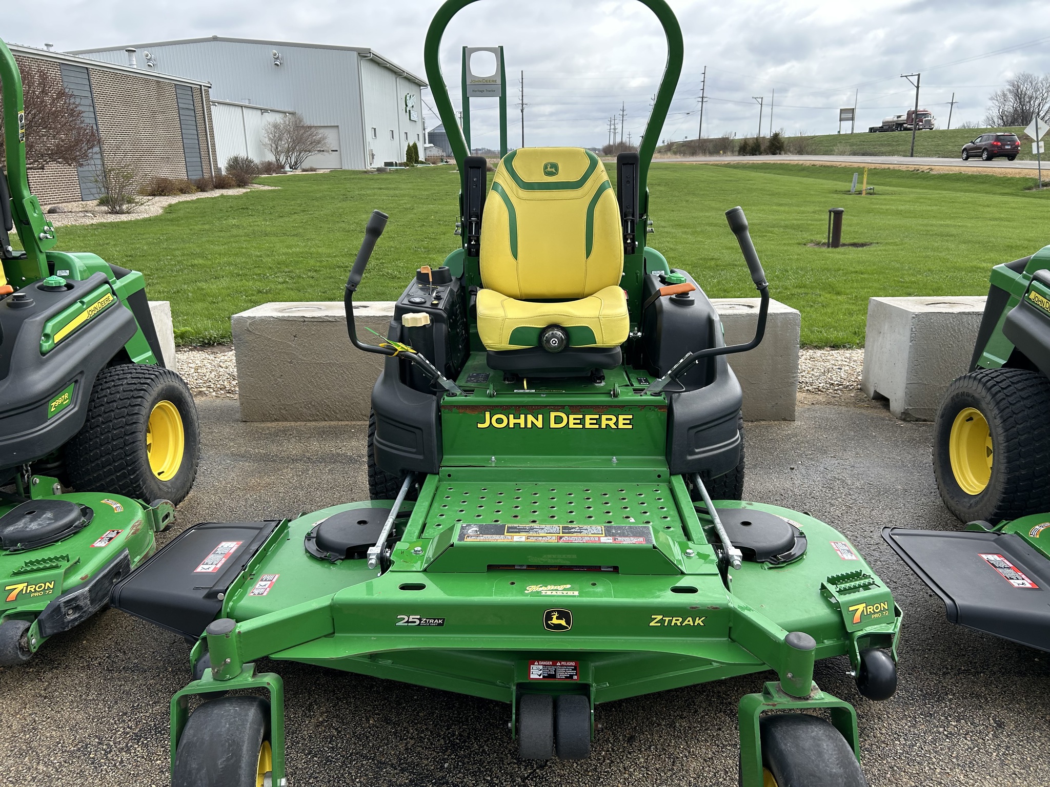  2022 John Deere Z997R at Heritage Tractor in Dixon, IL