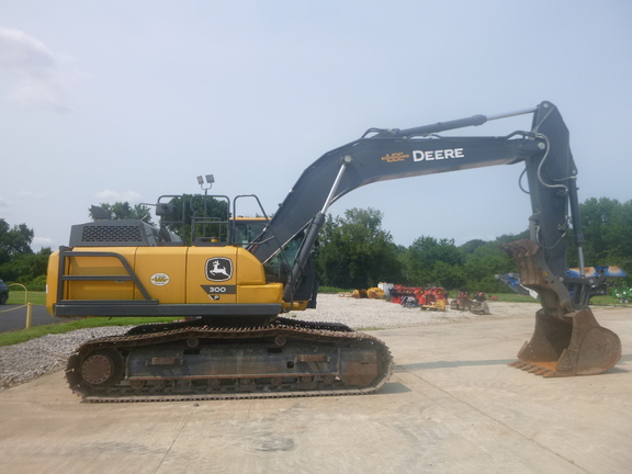 Photo of a 2024 John Deere 300P