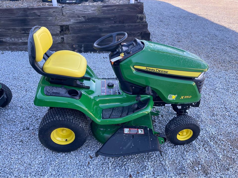 2024 John Deere X350 42A Image 3