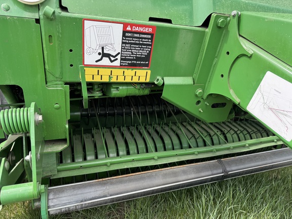 Used 2018 John Deere 560M Round Balers at Horizon Ag & Turf in Warburg, AB - Photo6