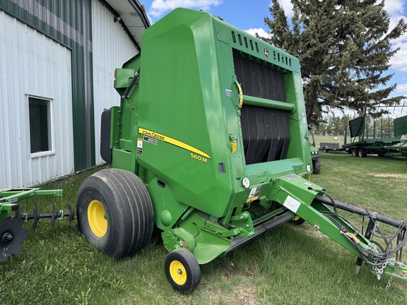  John Deere 560M
