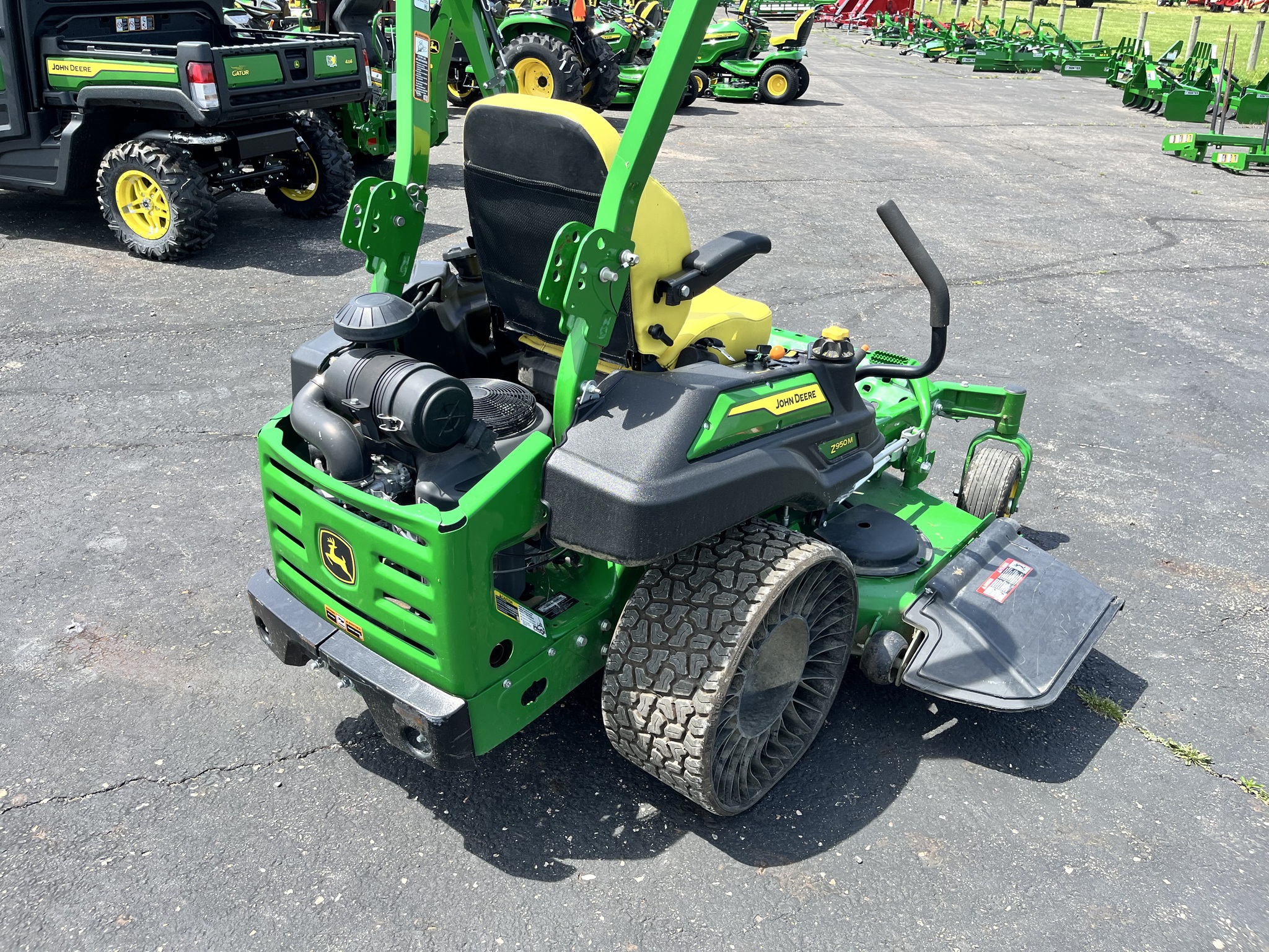 2022 John Deere Z950M Image 4