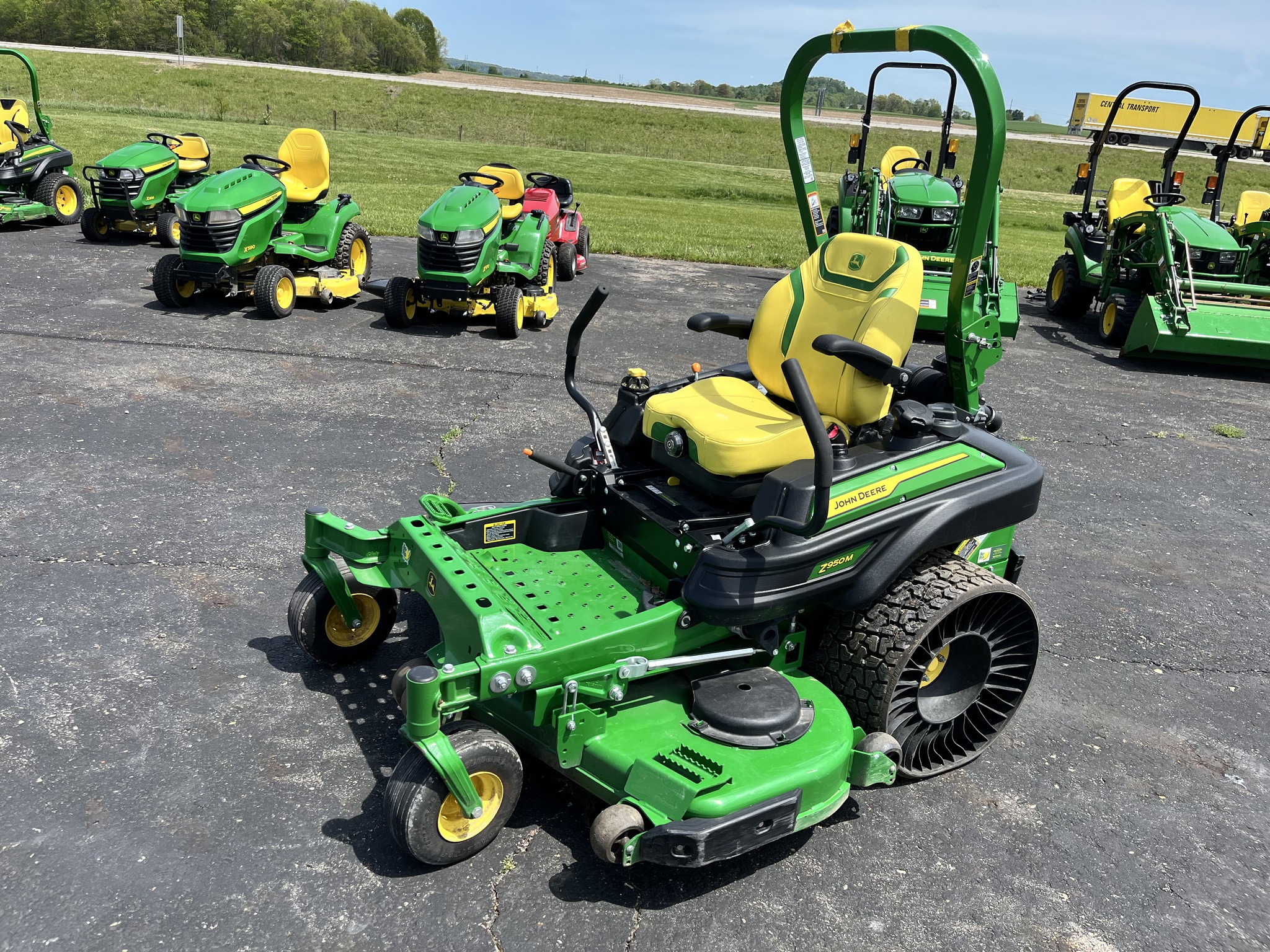 2022 John Deere Z950M Image 1