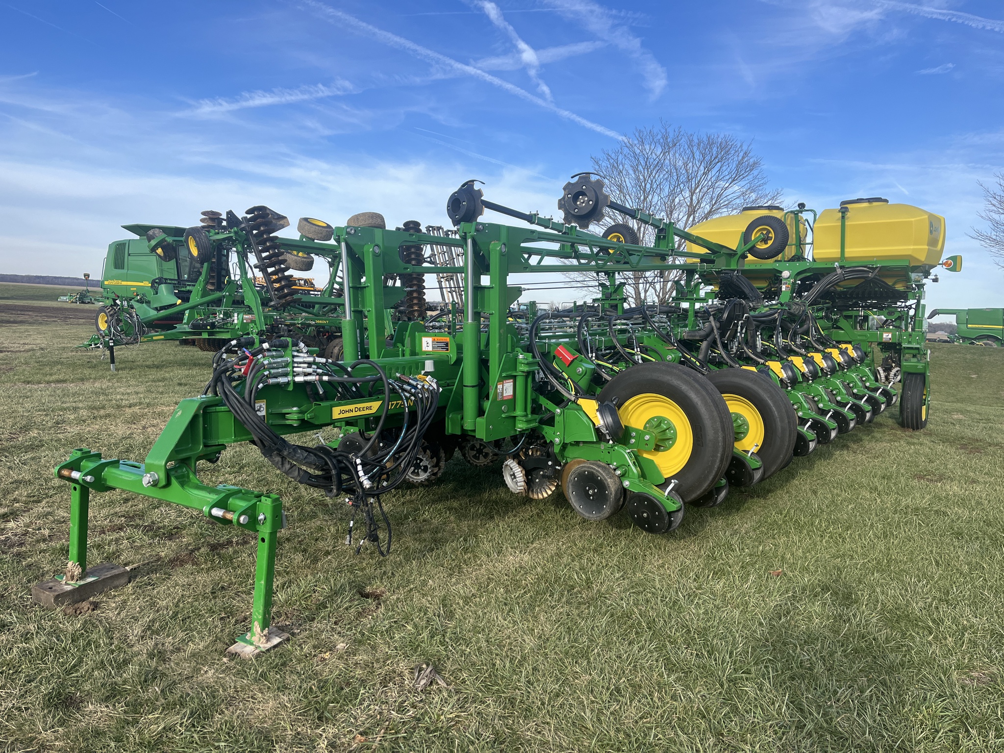 Used 2024 John Deere 1775NT Planters: Drawn at Koenig Equipment in Urbana, OH - PhotoXL19
