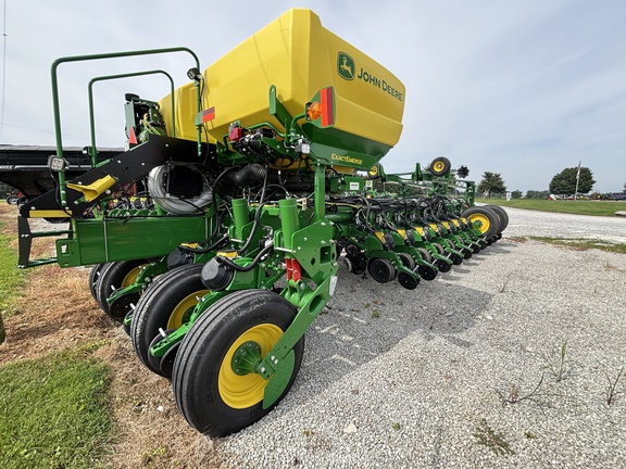 Used 2024 John Deere 1775NT Planters: Drawn at Koenig Equipment in Urbana, OH - Photo3