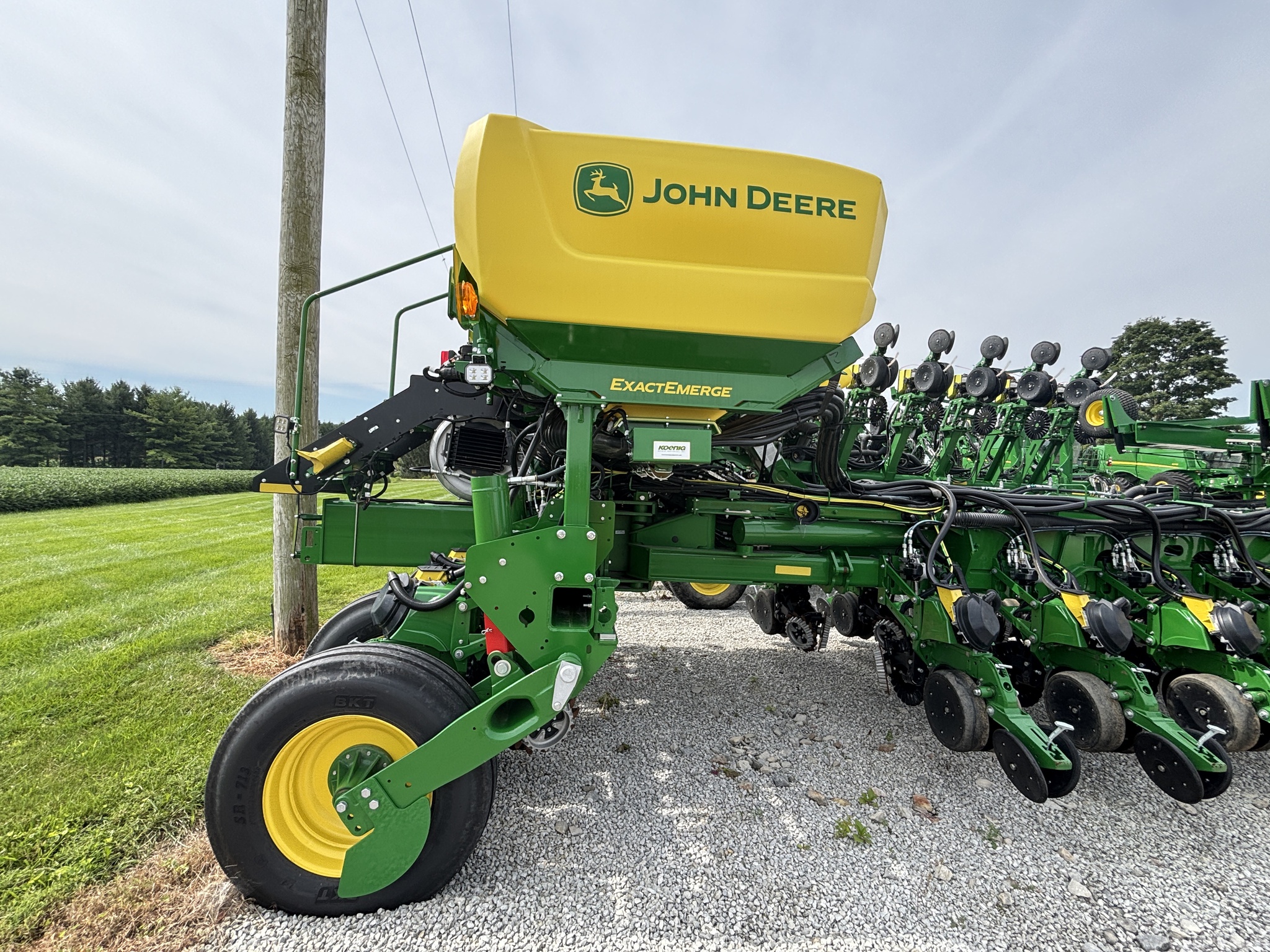 Used 2024 John Deere 1775NT Planters: Drawn at Koenig Equipment in Urbana, OH - PhotoXL4